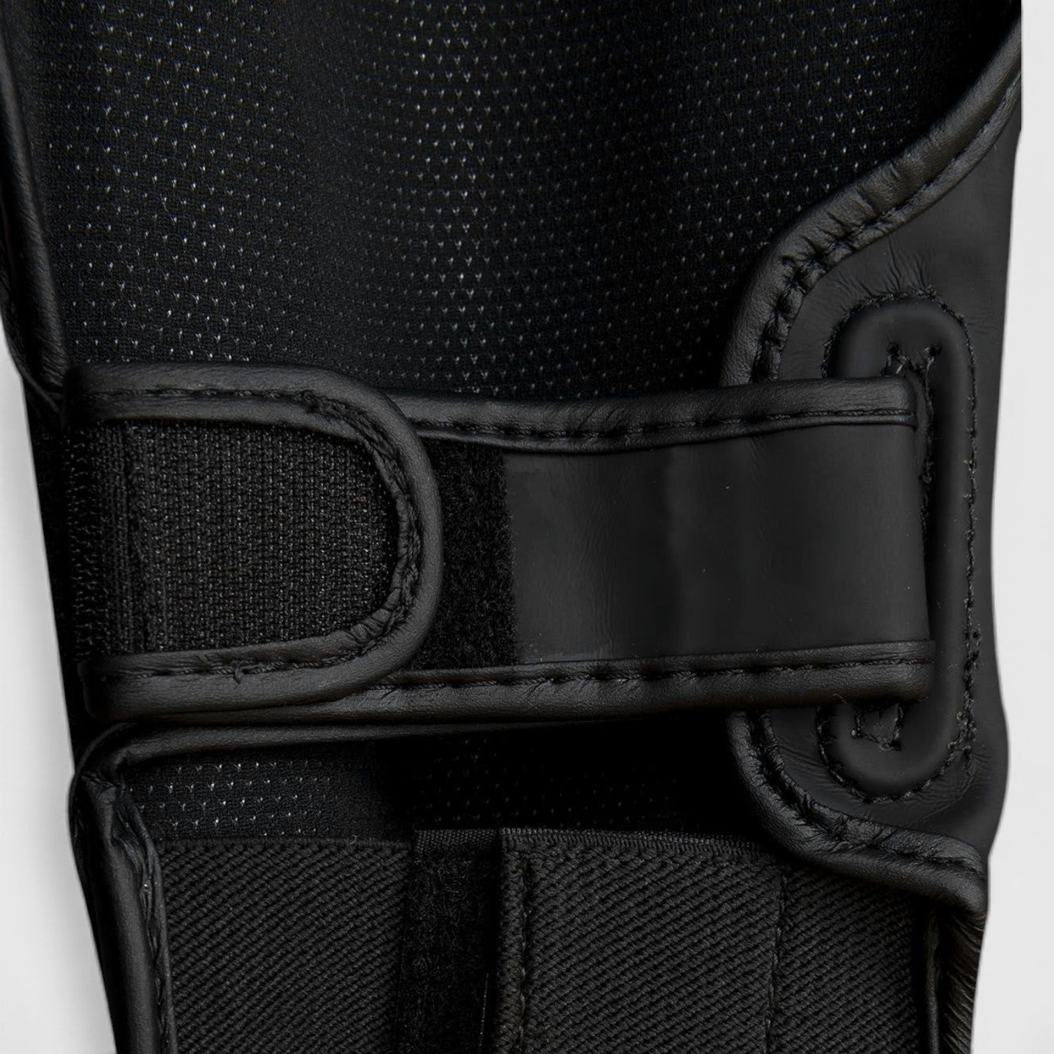 TOP TEN Star Light Legg og vristbeskytter Svart - Combat Store AS