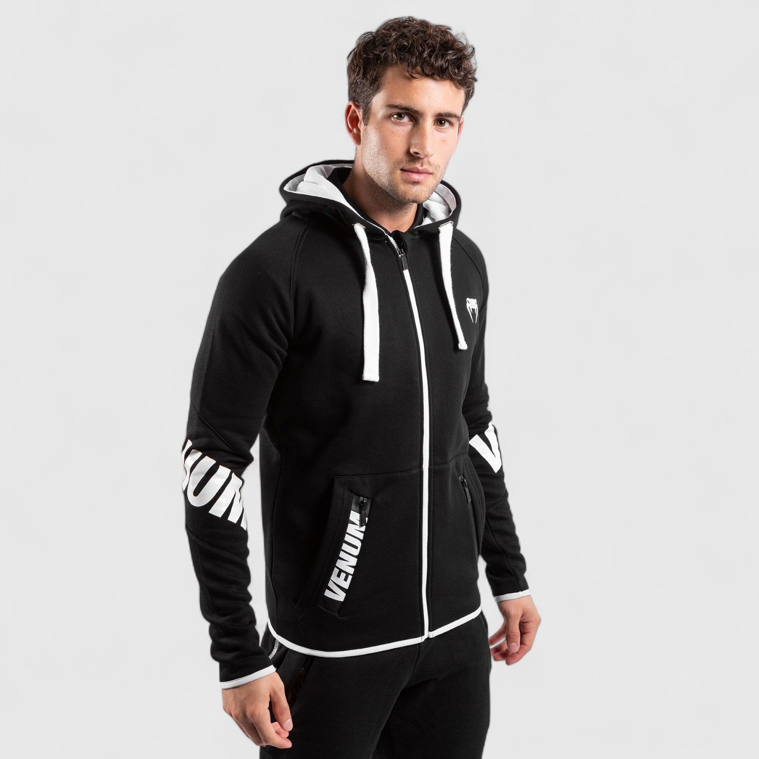 VENUM Contender 3.0 Hettejakke - Svart/Hvit - CombatStore.no