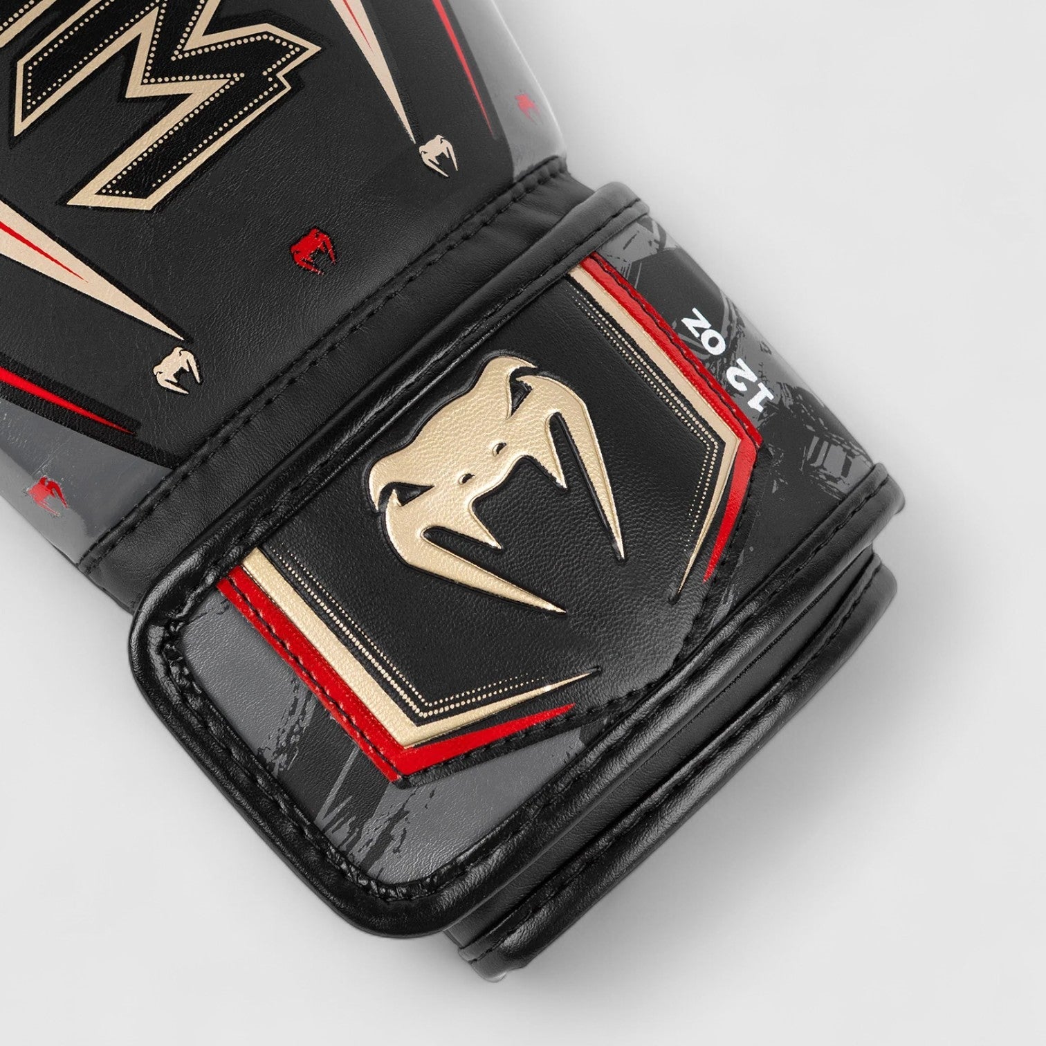 VENUM Elite EVO Boksehansker PRO Sort/Gull/Rød - CombatStore.no