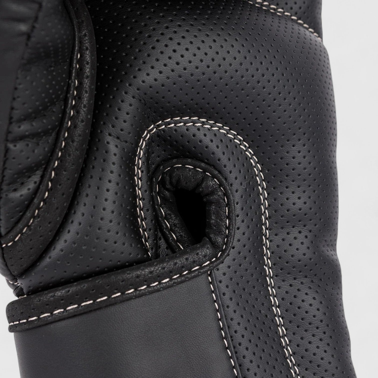 Venum Impact EVO Boksehansker - CombatStore.no