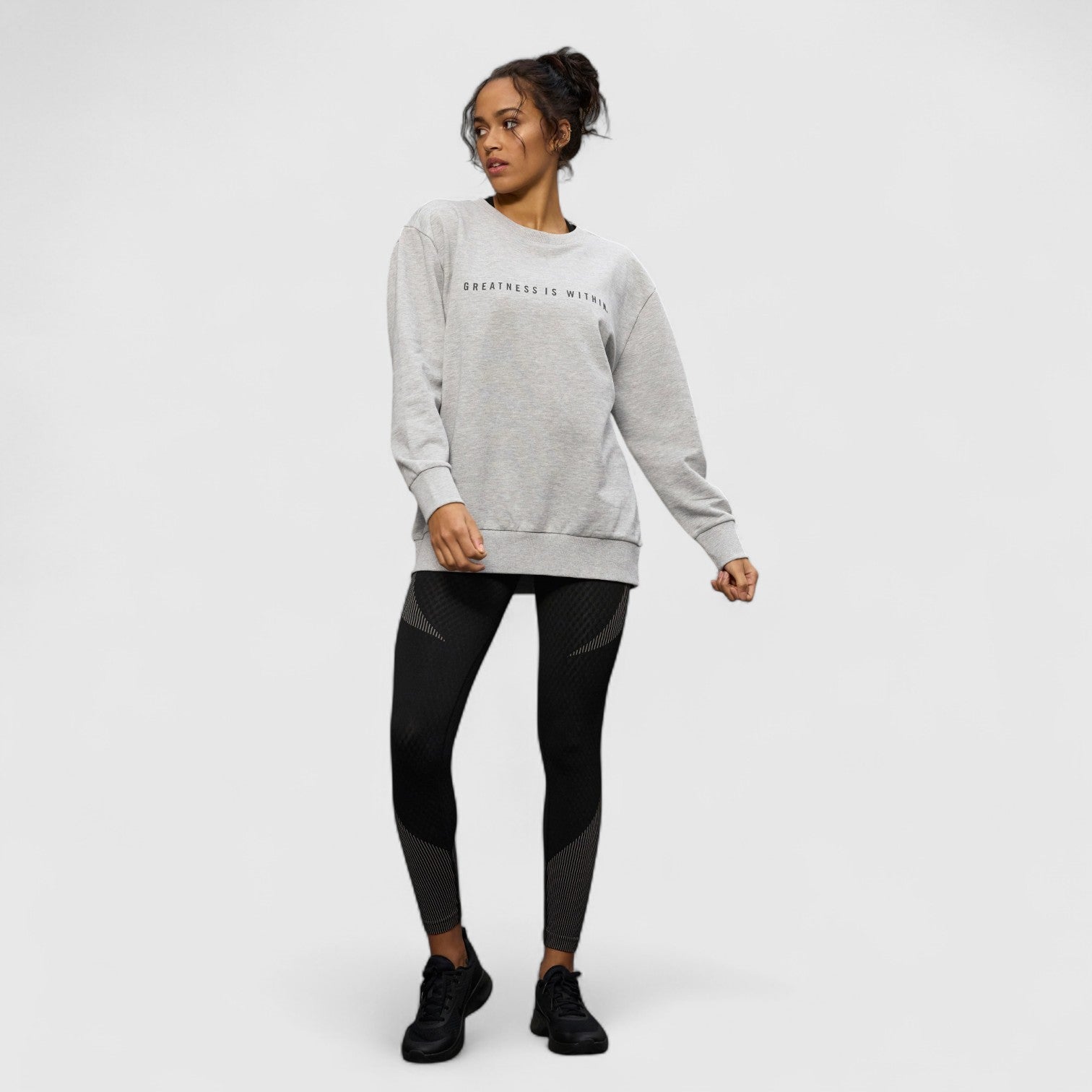 EVERLAST Womens Oversized Greatness Is Within Crew Sweat - CombatStore.no