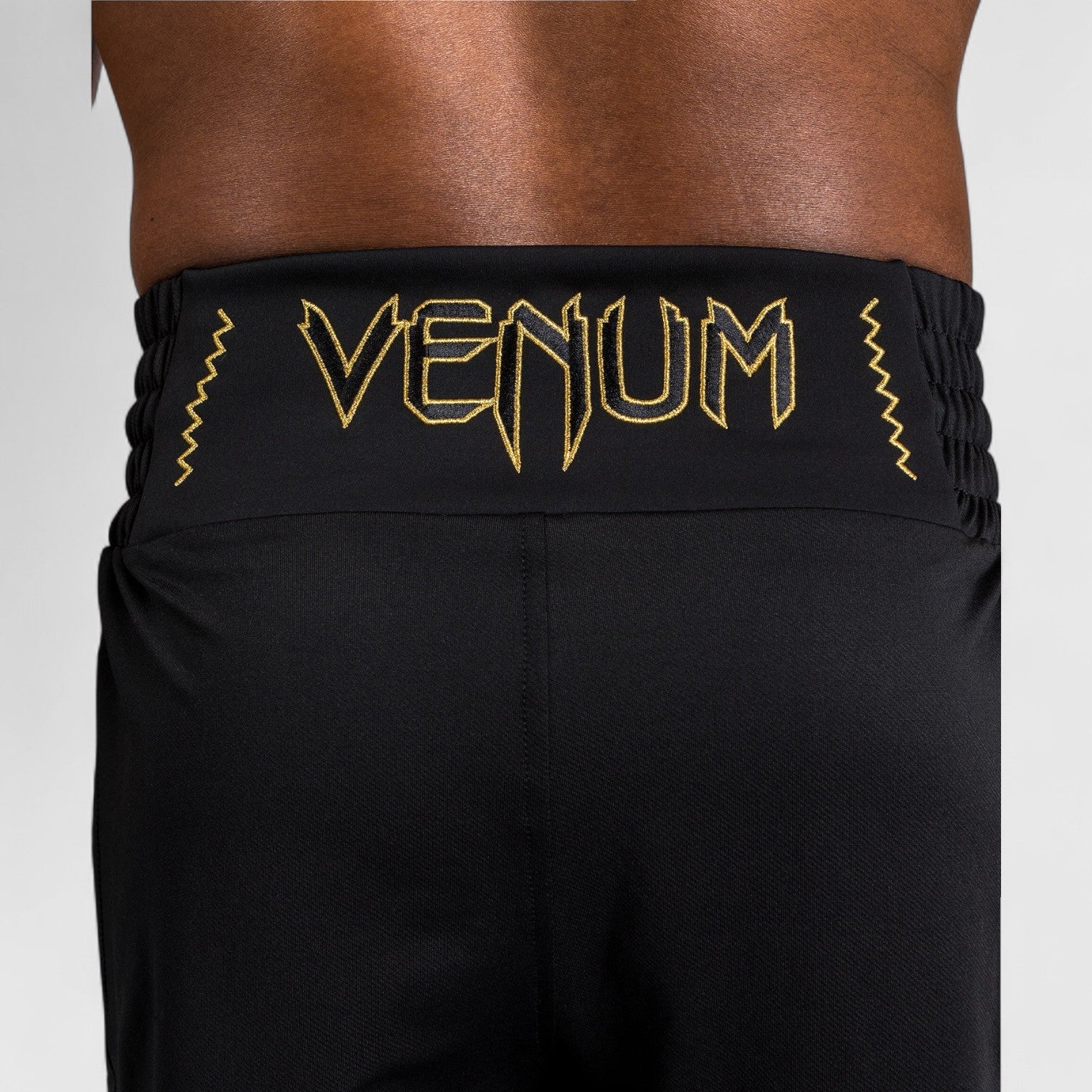 VENUM Classic bokseshort PRO Svart og Gull - CombatStore.no