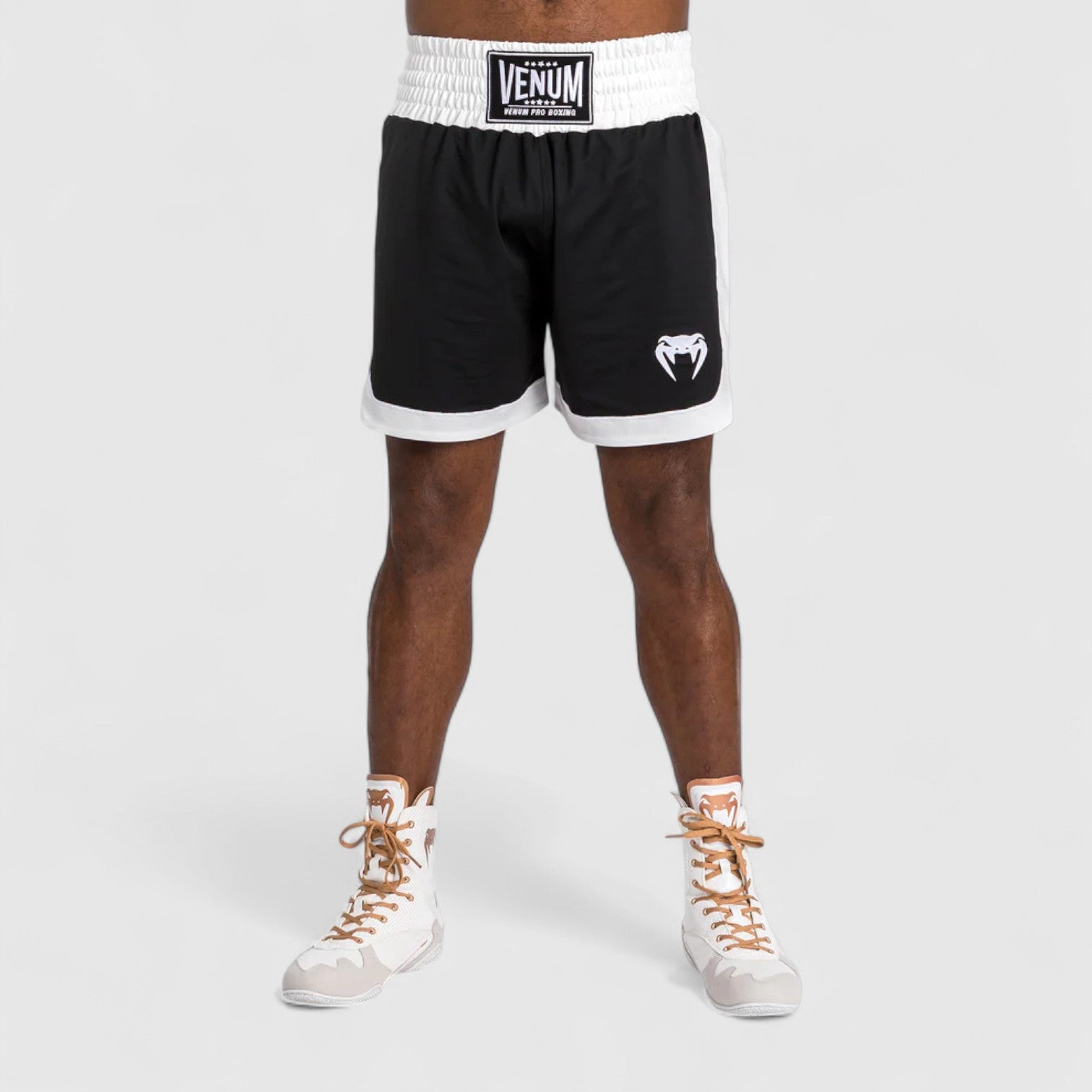 VENUM Classic bokseshort PRO Svart og Hvit - CombatStore.no