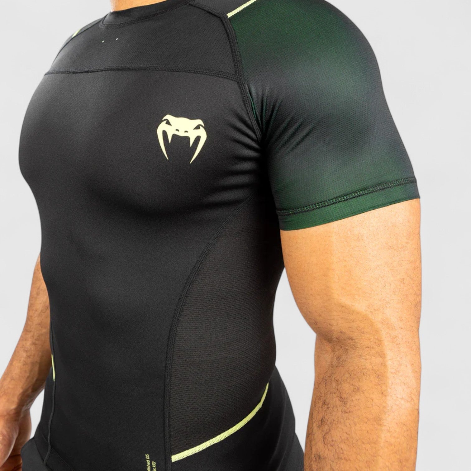 VENUM Fusion 2.0 Rashguard med korte ermer - CombatStore.no
