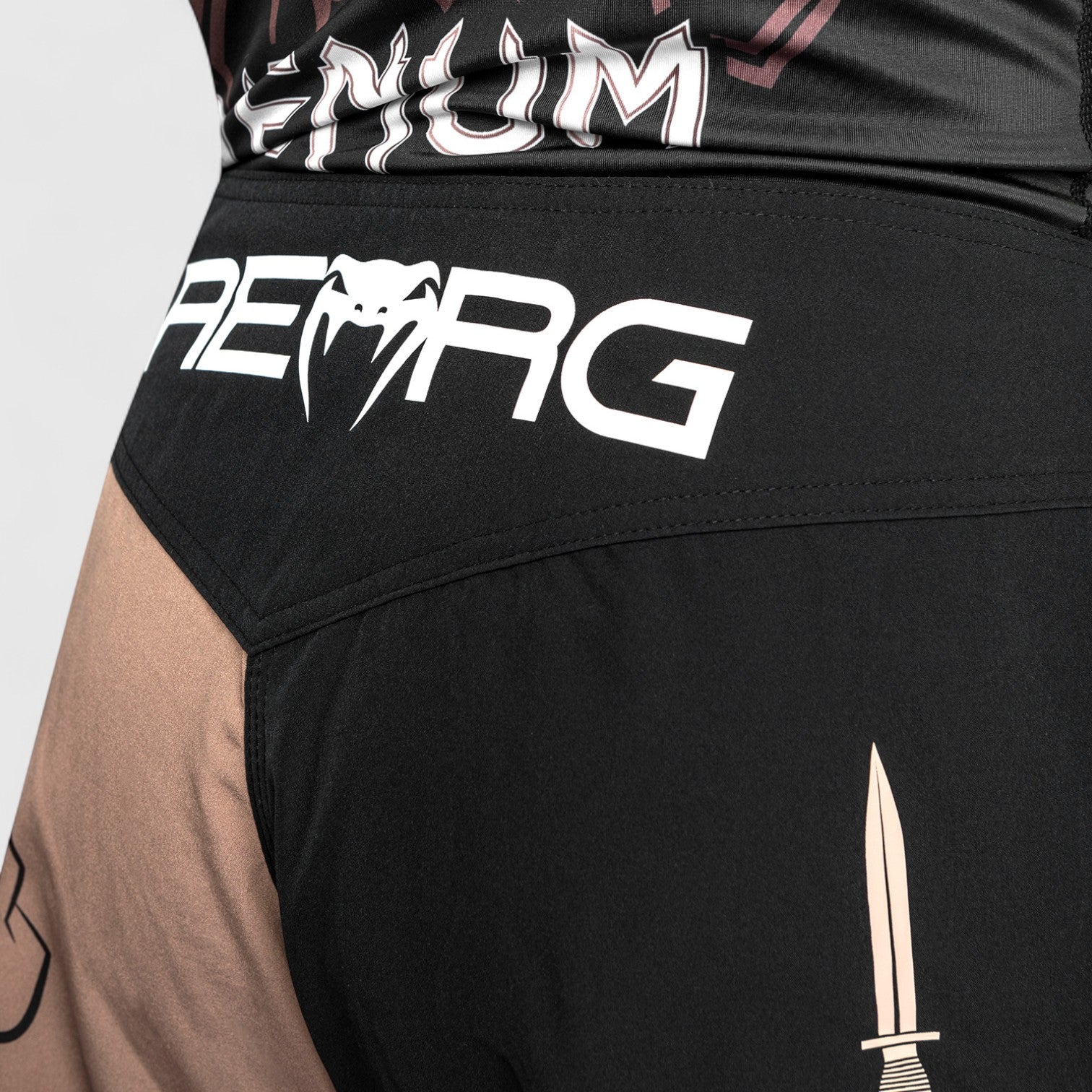 VENUM REORG Kampshorts Svart - CombatStore.no
