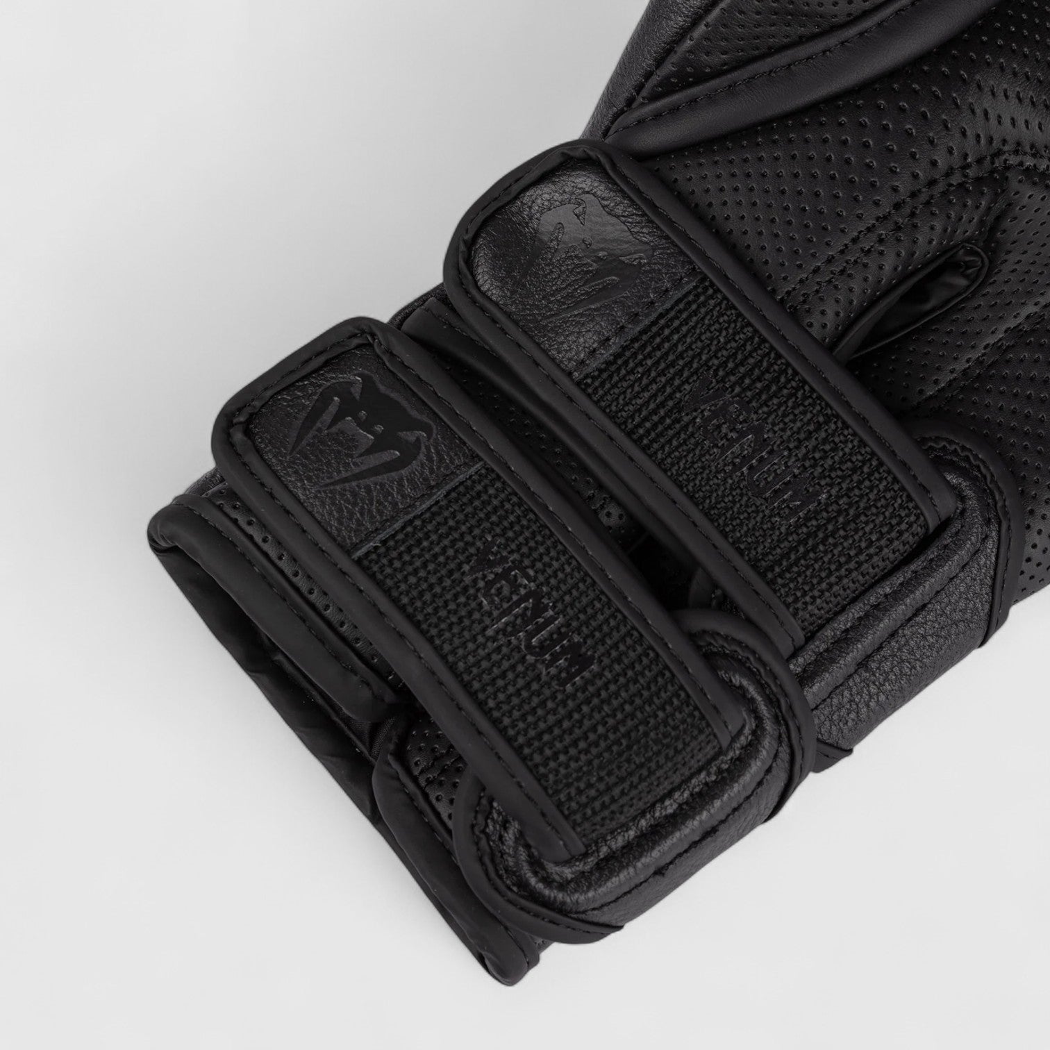 VENUM REVERSO Boksehansker Svart - CombatStore.no