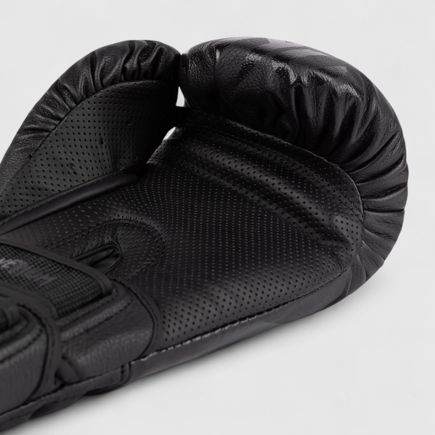 VENUM REVERSO Boksehansker Svart - CombatStore.no
