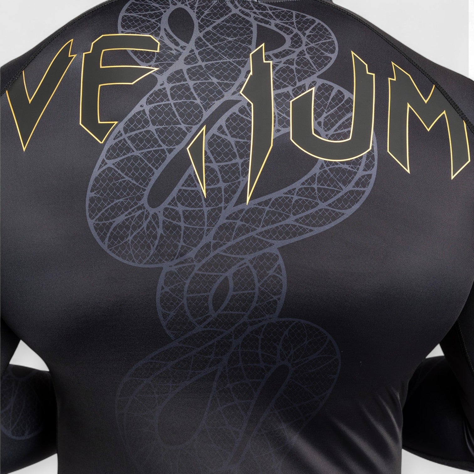 VENUM Serpenti Rashguard med lange ermer - CombatStore.no