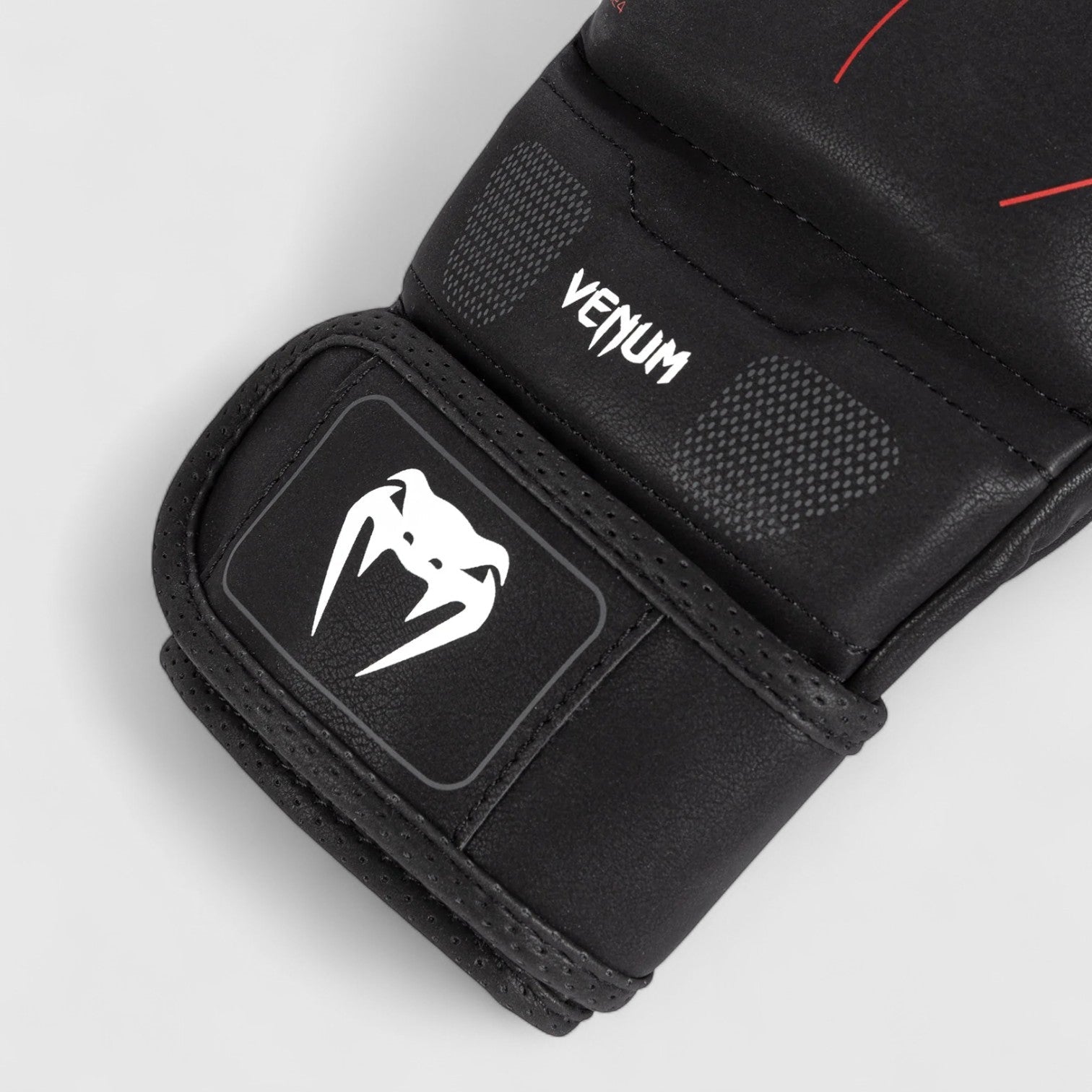 VENUM Tactical XT Sparring Gloves - Svart og Rød - CombatStore.no