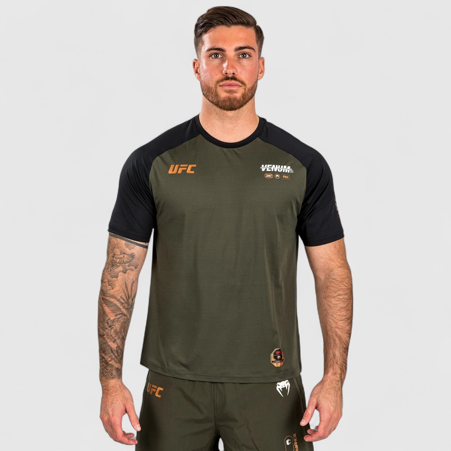 VENUM UFC ADRENALINE Dry - Tech T - skjorte Kaki - CombatStore.no
