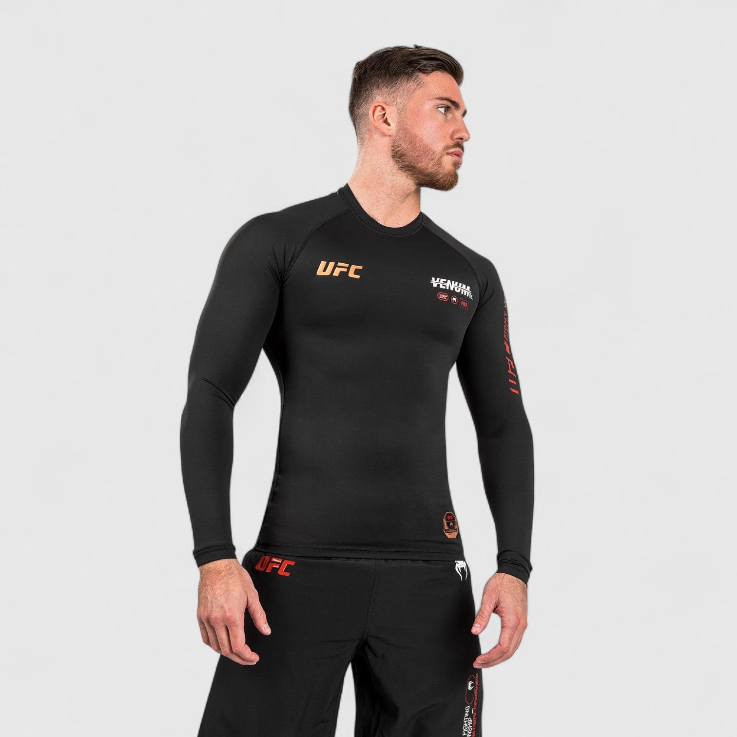 VENUM UFC ADRENALINE kompresjonstrøye med lang arm - CombatStore.no